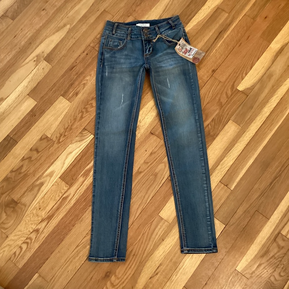 NWT I&M Junior 7 Mid Wash Skinny Jeans
